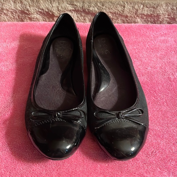 Flats - Picture 1 of 8